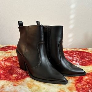 ASOS DESIGN western heeled boots in black 👢🖤